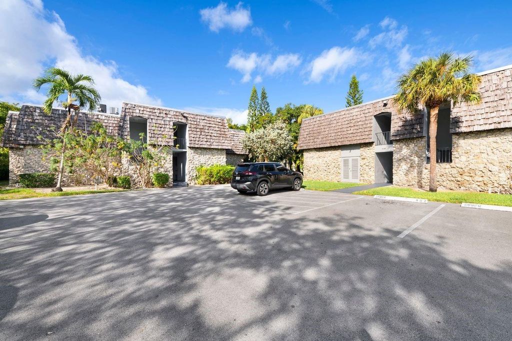 Photo of 3101 Oakland Shores Drive #H108, Oakland Park, FL 33309 (MLS # F10541898)