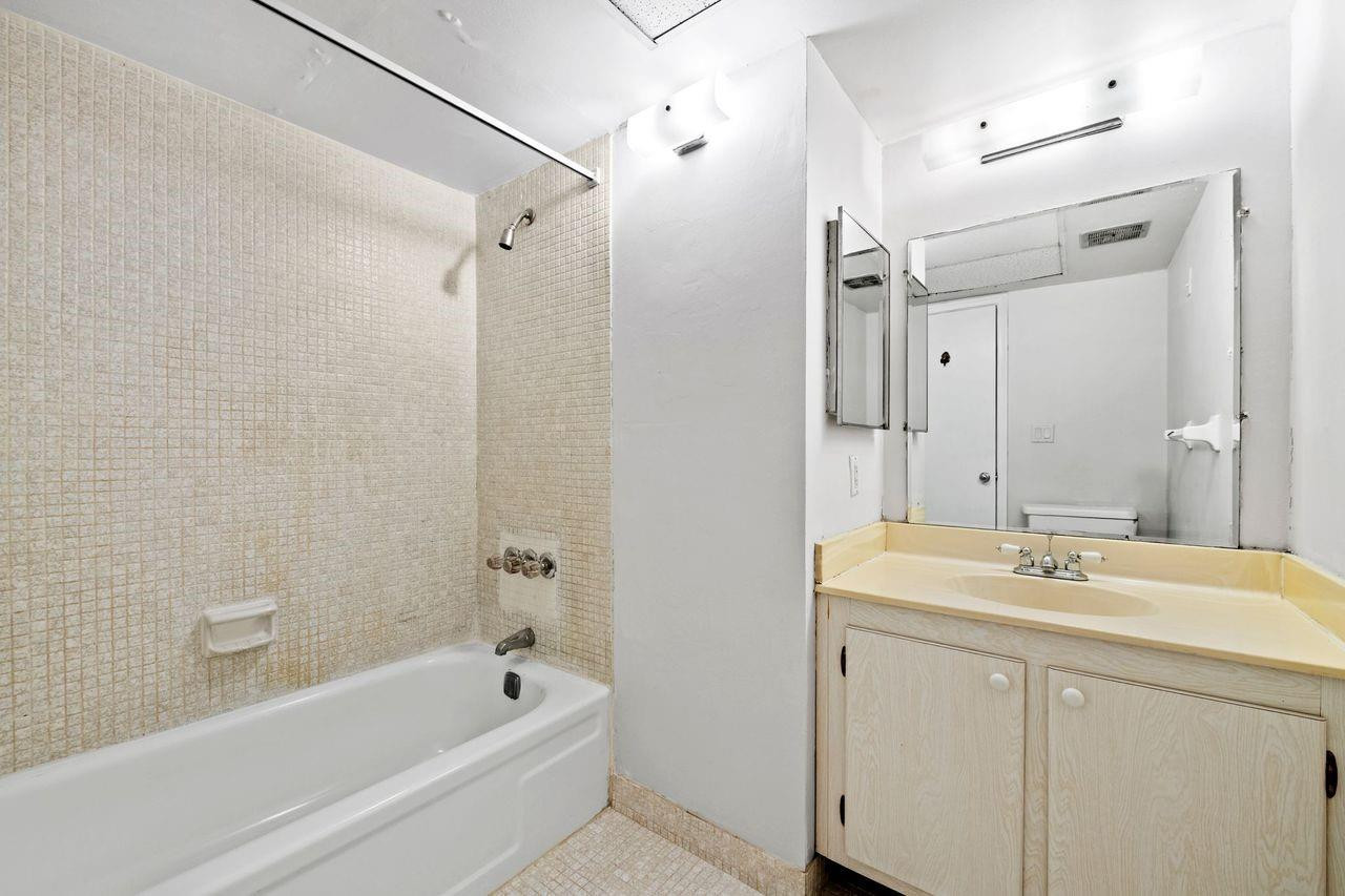 OAKLAND SHORES COMMUNITY - Residential