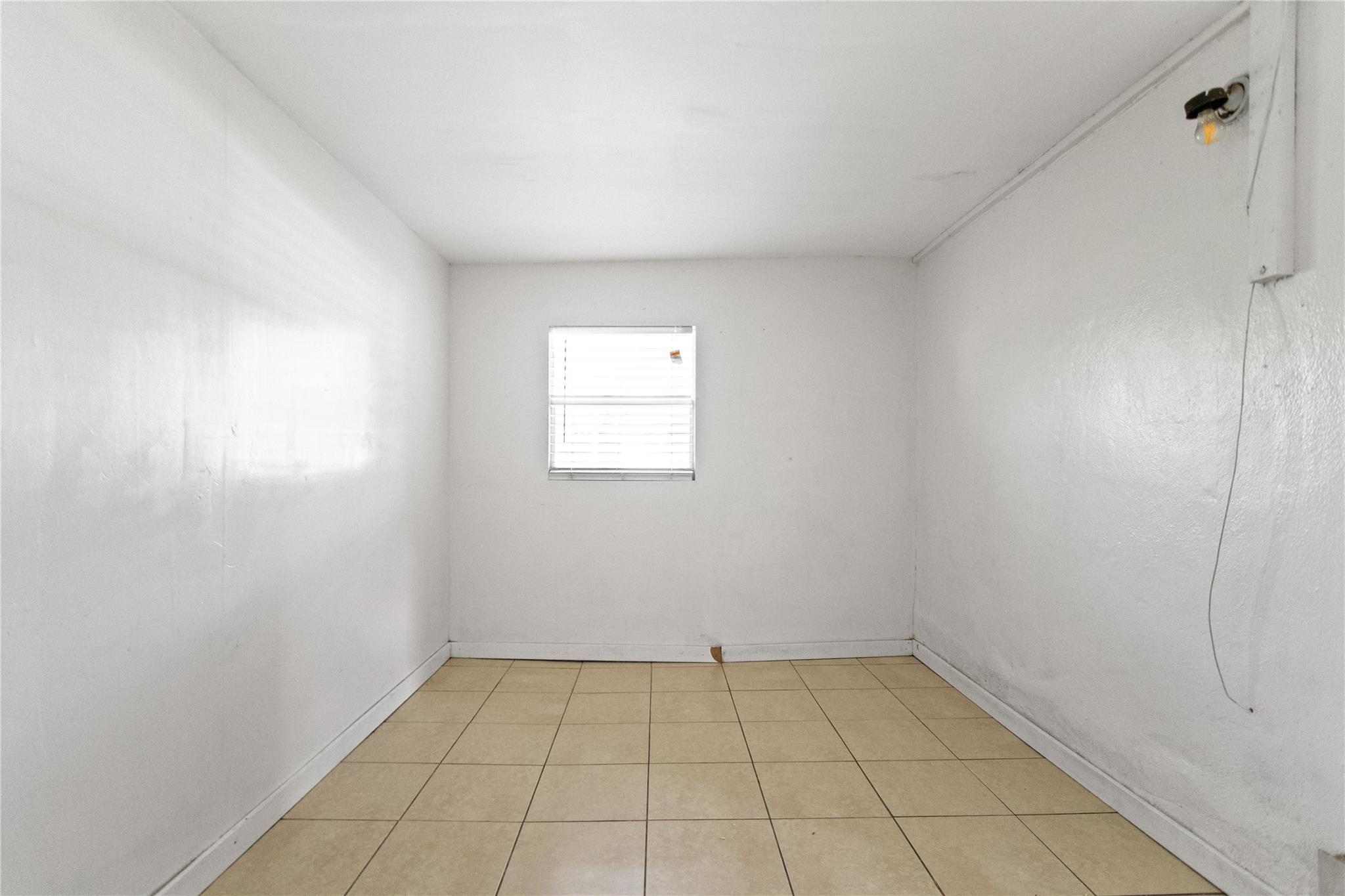 Playland Isles 37-14 B - Residential Lease