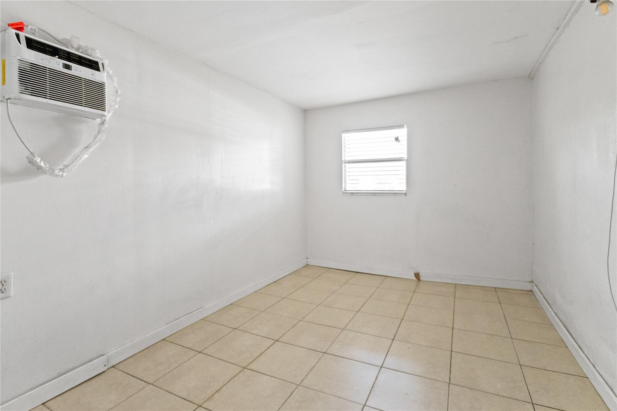 Playland Isles 37-14 B - Residential Lease