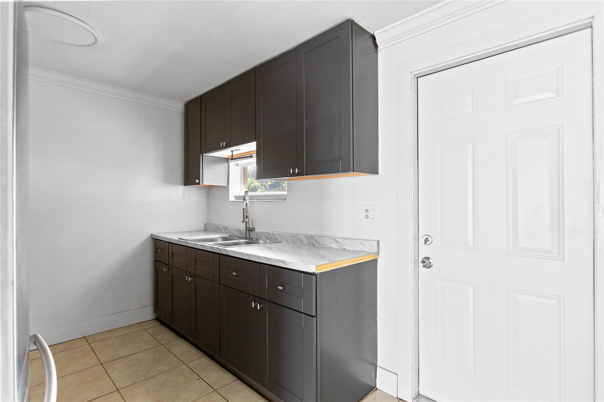 Playland Isles 37-14 B - Residential Lease