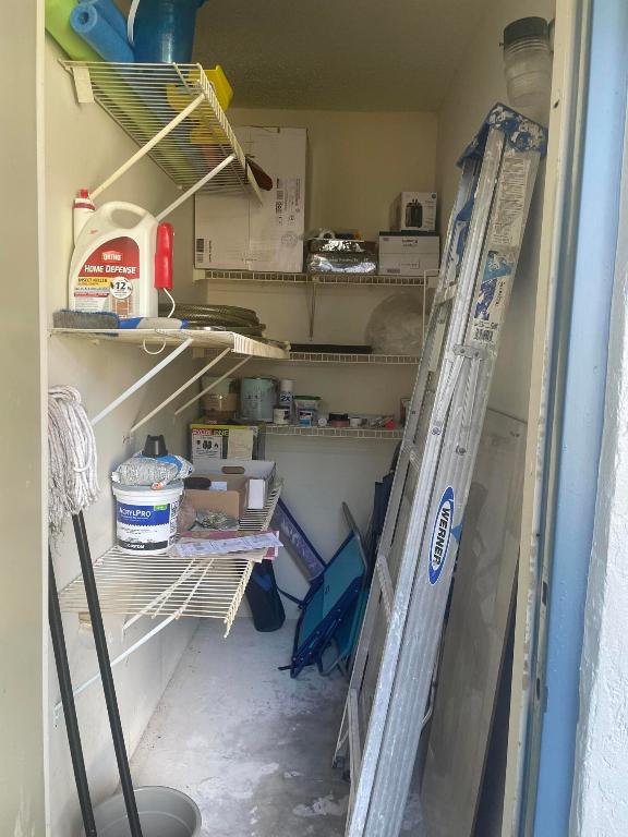 EVERGREEN I OF VILLS OF ORIOLE CONDO - Residential Lease