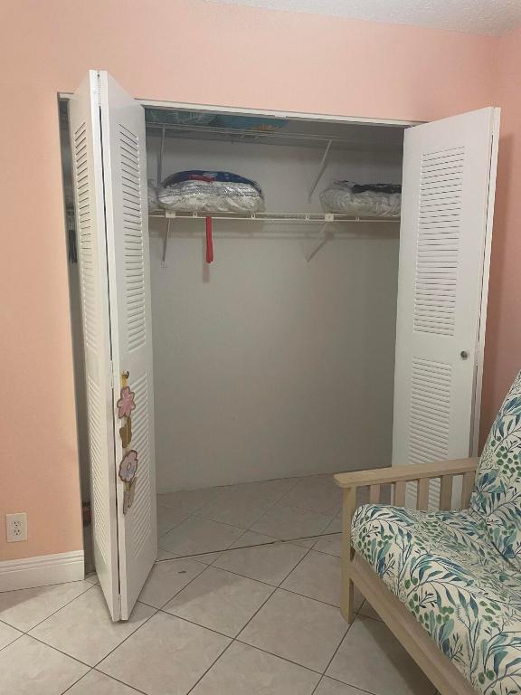 EVERGREEN I OF VILLS OF ORIOLE CONDO - Residential Lease