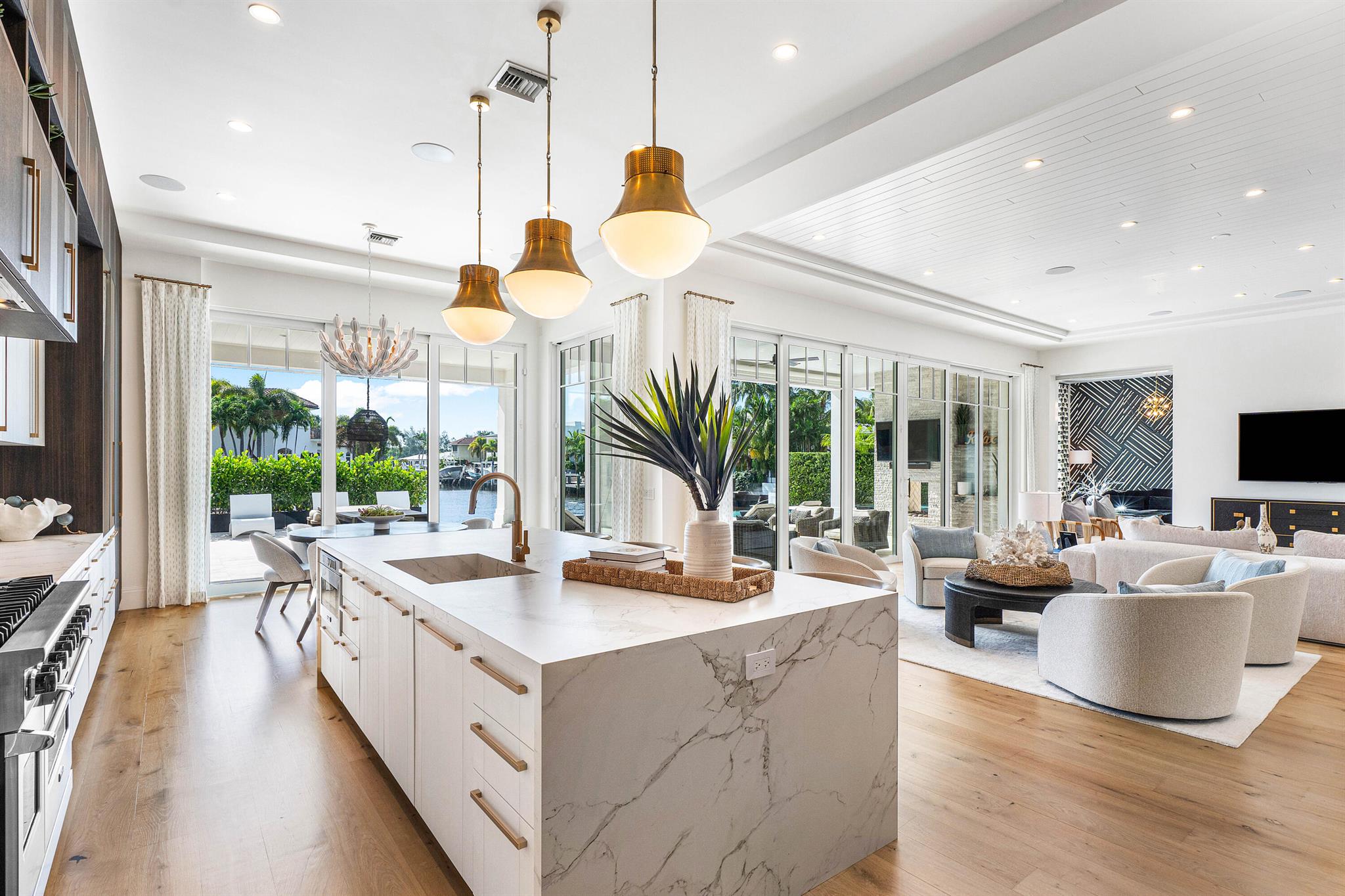 Lake Rogers Isle - Residential