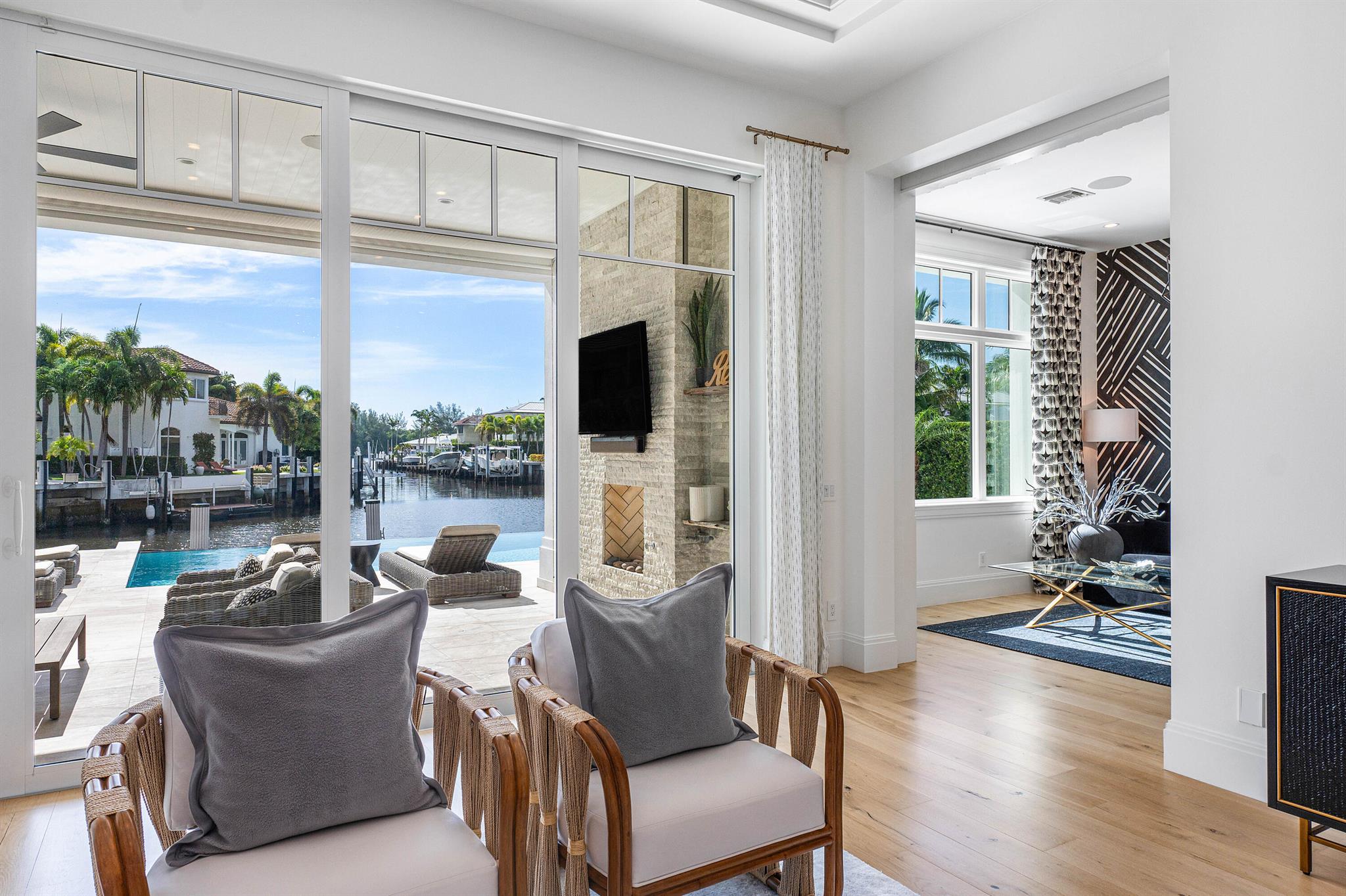 Lake Rogers Isle - Residential