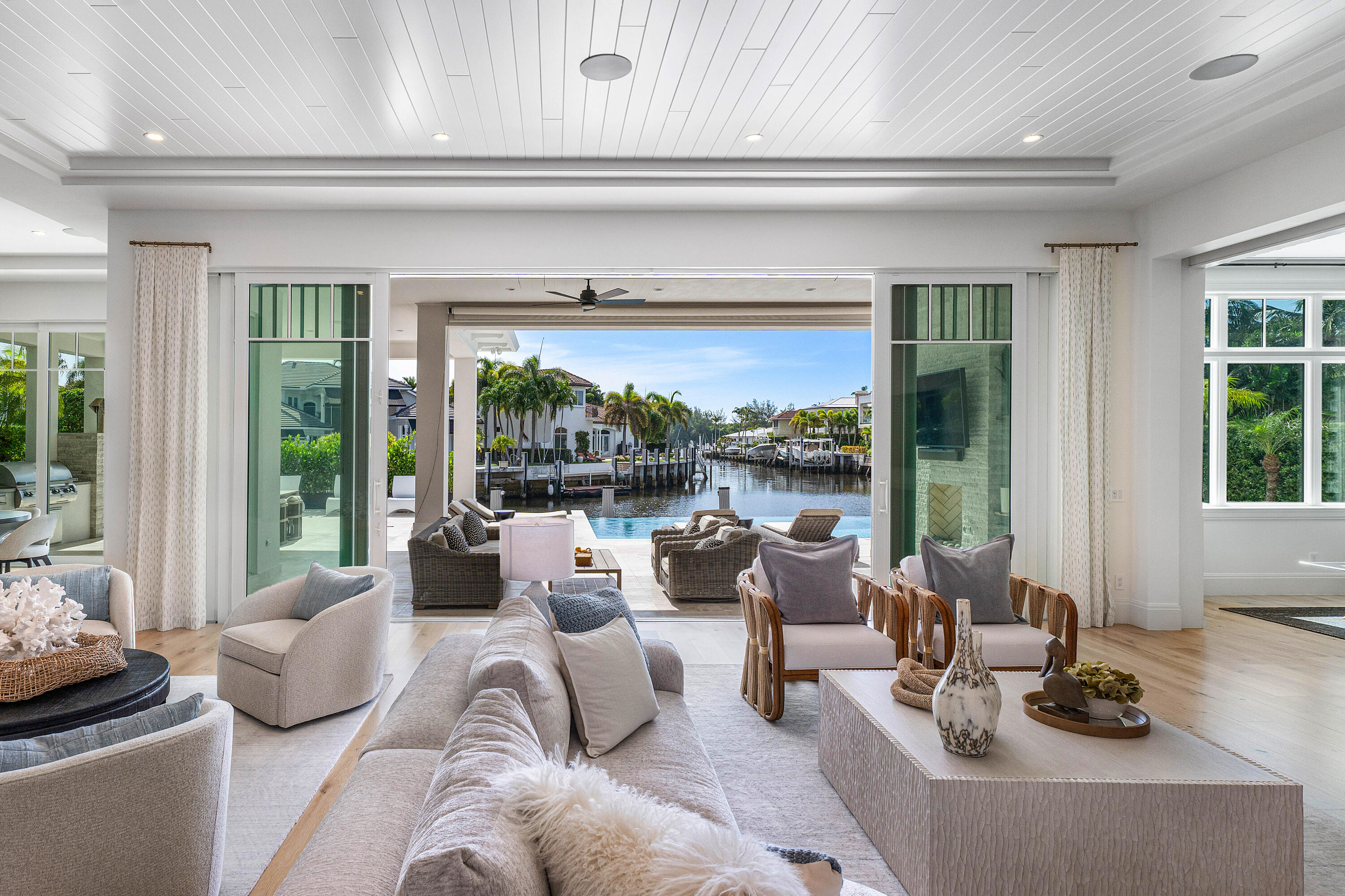 Lake Rogers Isle - Residential