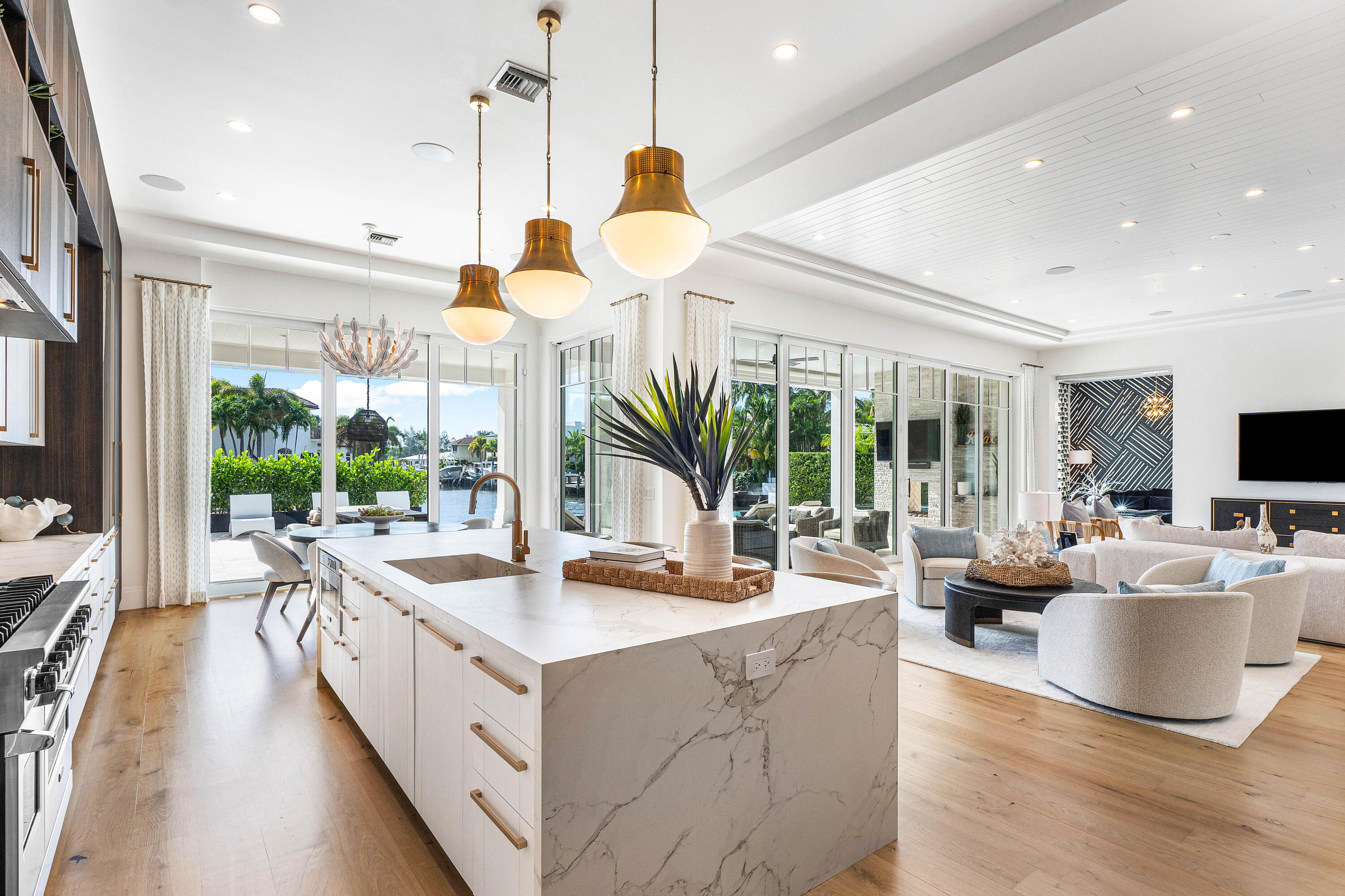 Lake Rogers Isle - Residential