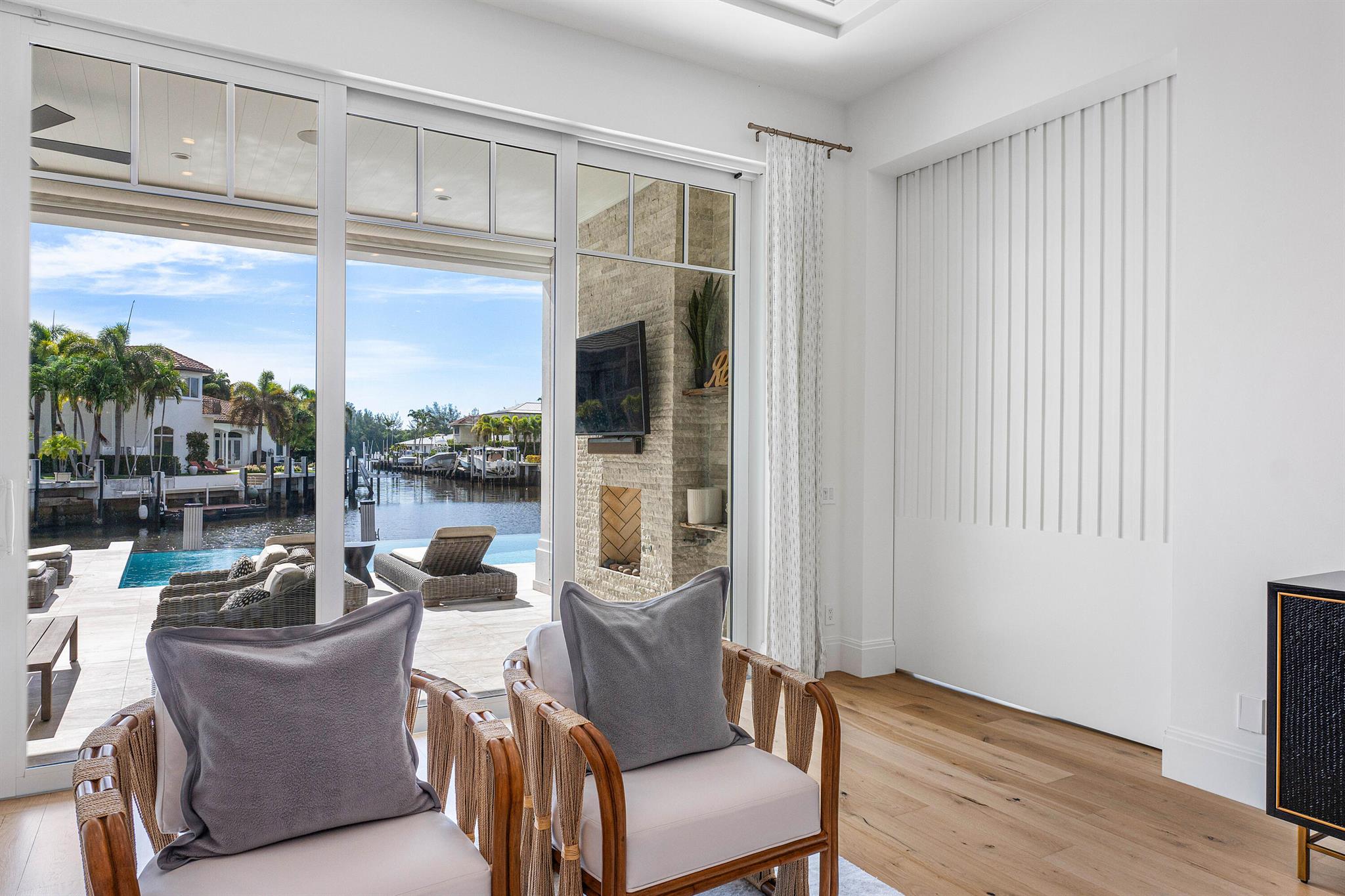 Lake Rogers Isle - Residential