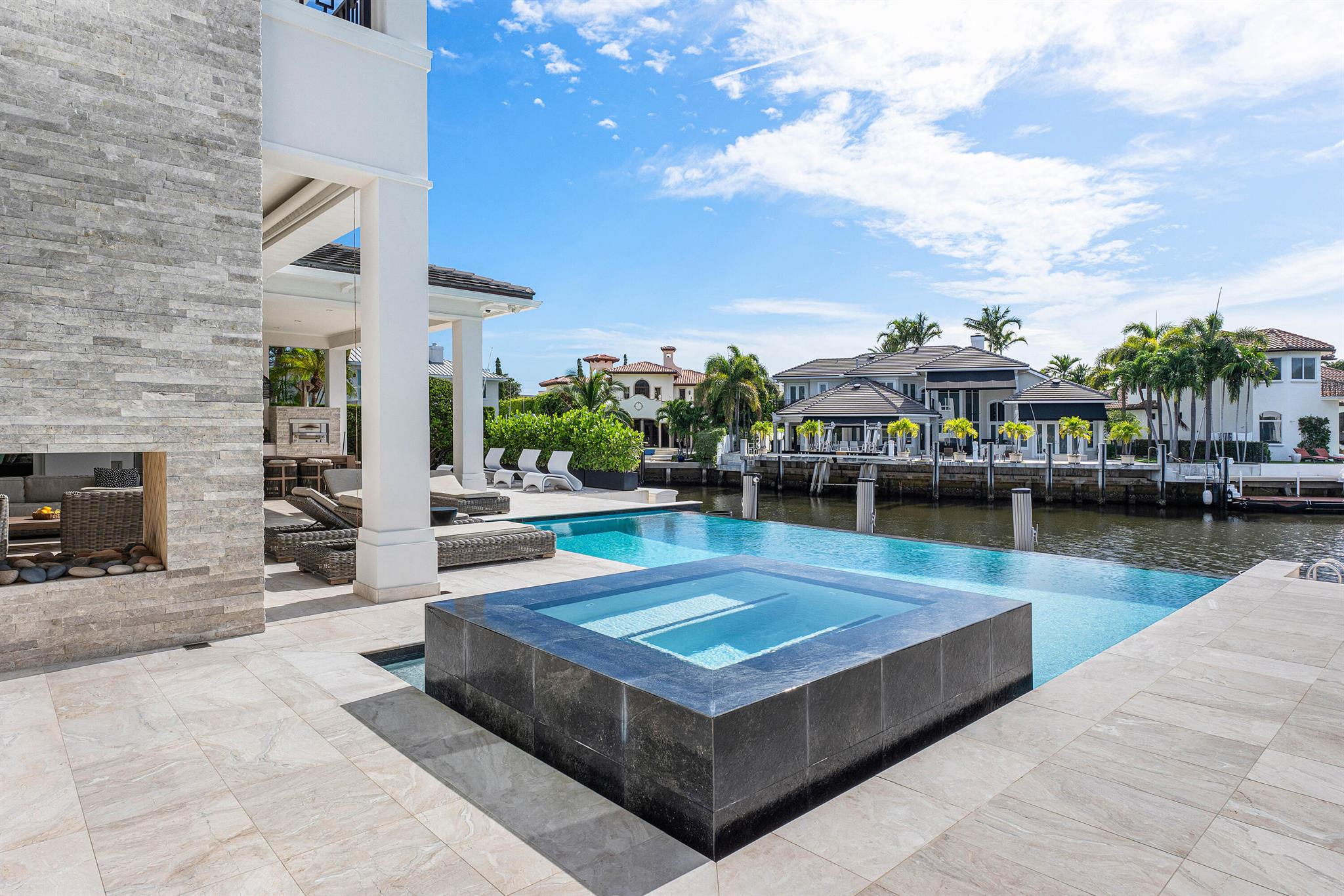 Lake Rogers Isle - Residential