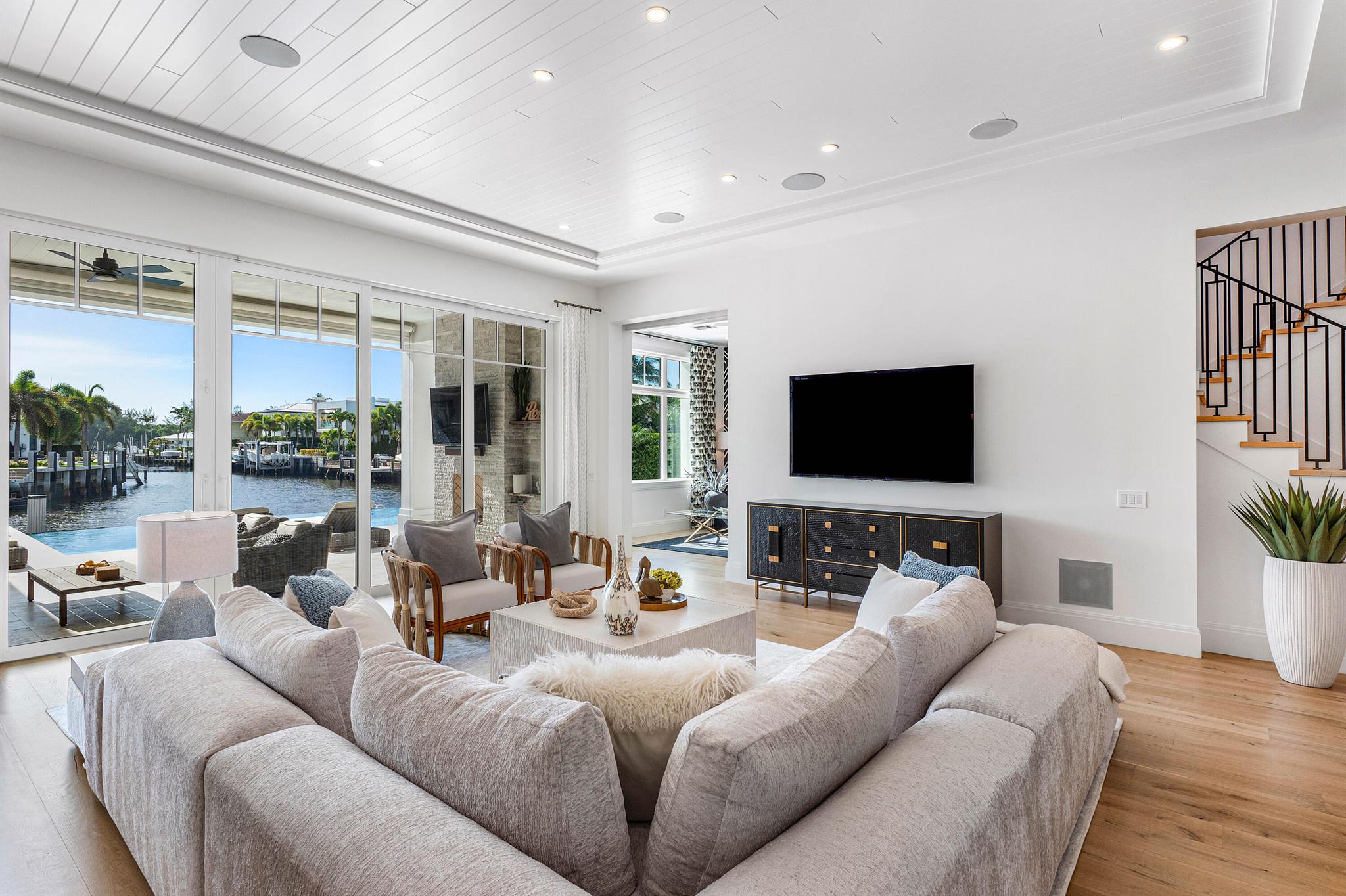 Lake Rogers Isle - Residential