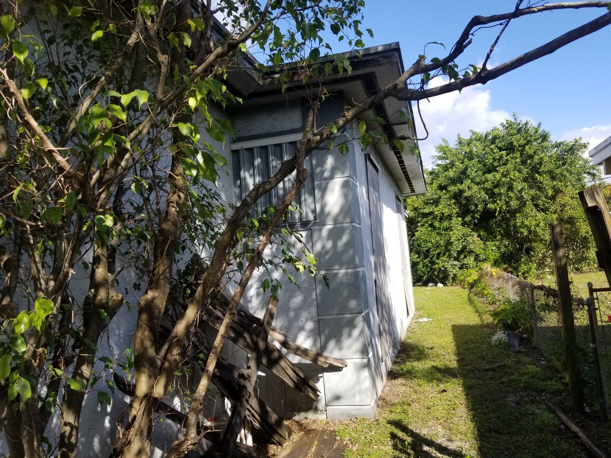 2605 NW 13th Ct