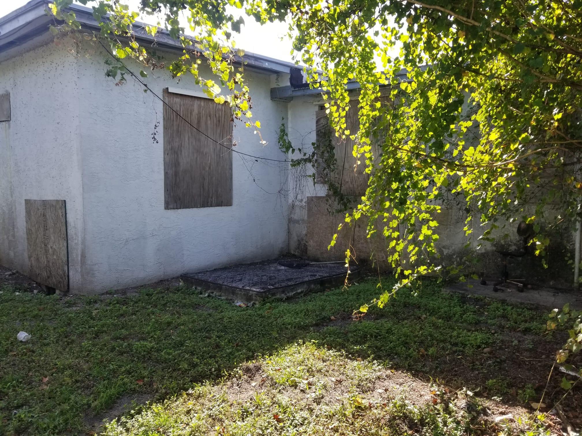 2605 NW 13th Ct