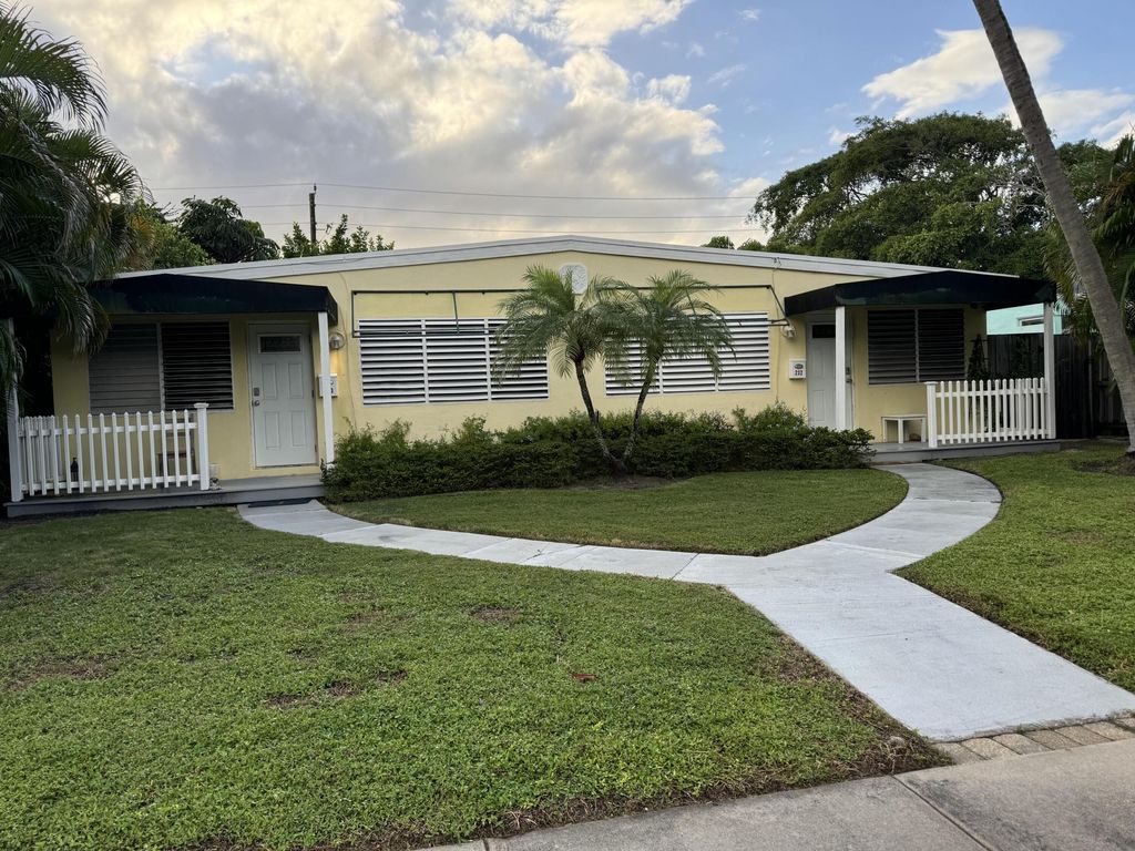 Photo of 230 NE 7th Avenue #232, Delray Beach, FL 33483 (MLS # R11031139)