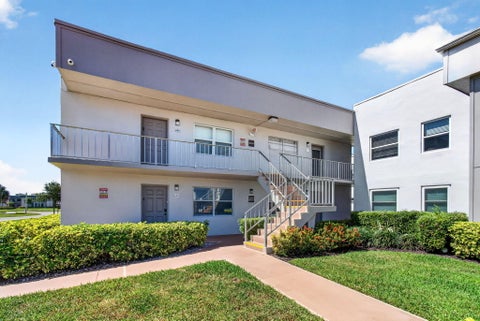 Photo of 167 Normandy Ln #D, Delray Beach, FL 33484 (MLS # B26021756)