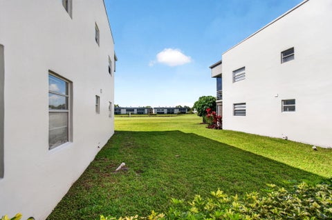Tiny photo for 167 Normandy Ln #D, Delray Beach, FL 33484 (MLS # B26021756)