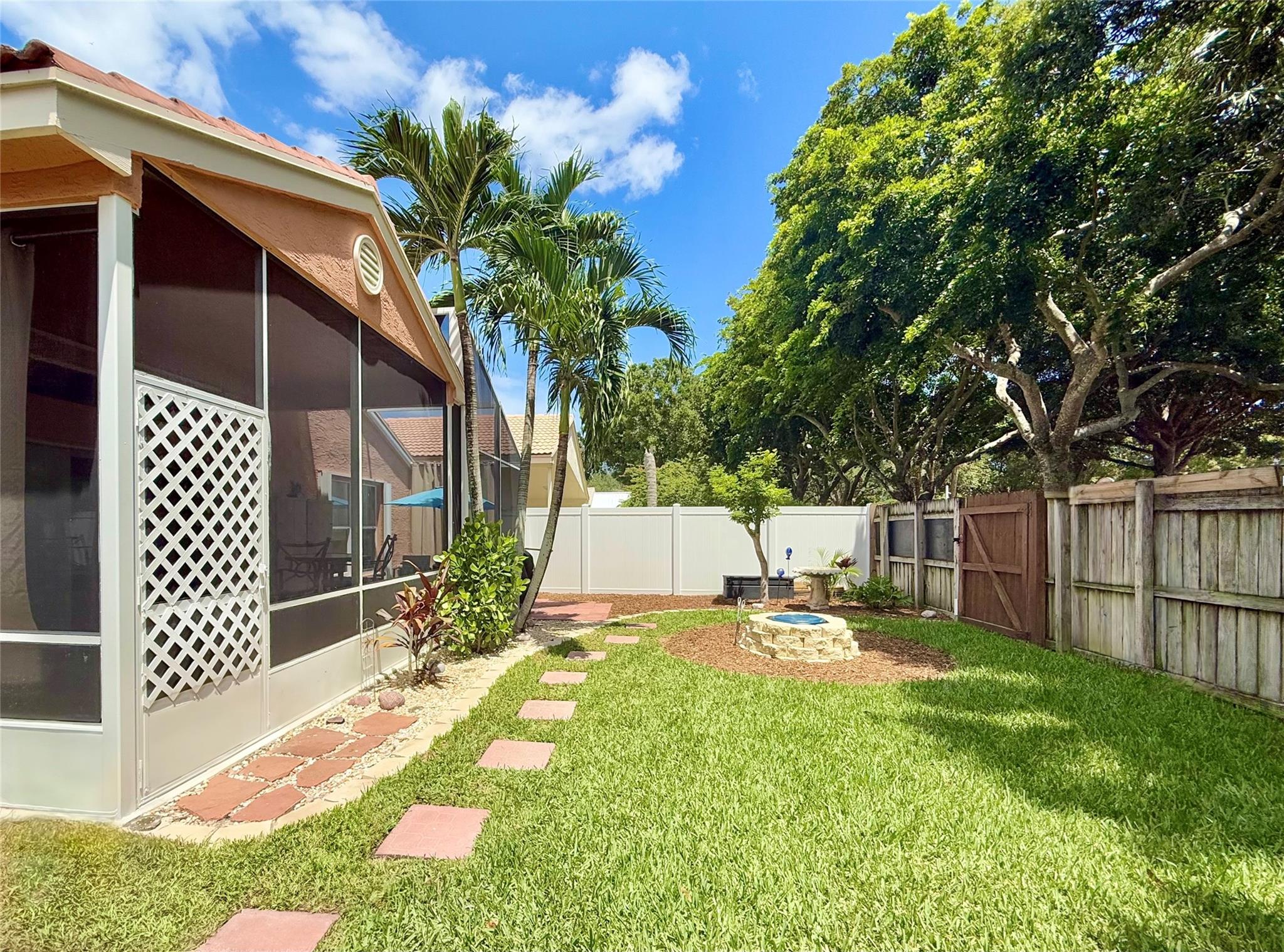 8082 Tortuga Ln