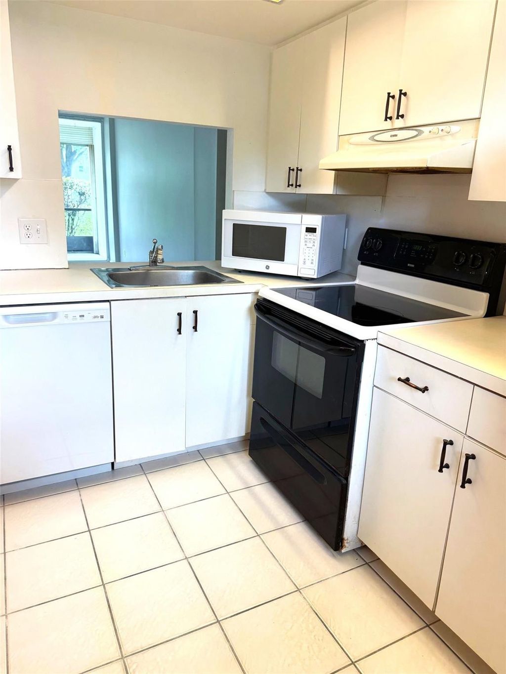 Photo of 115 Royal Park Drive #1G, Oakland Park, FL 33309 (MLS # F10525642)