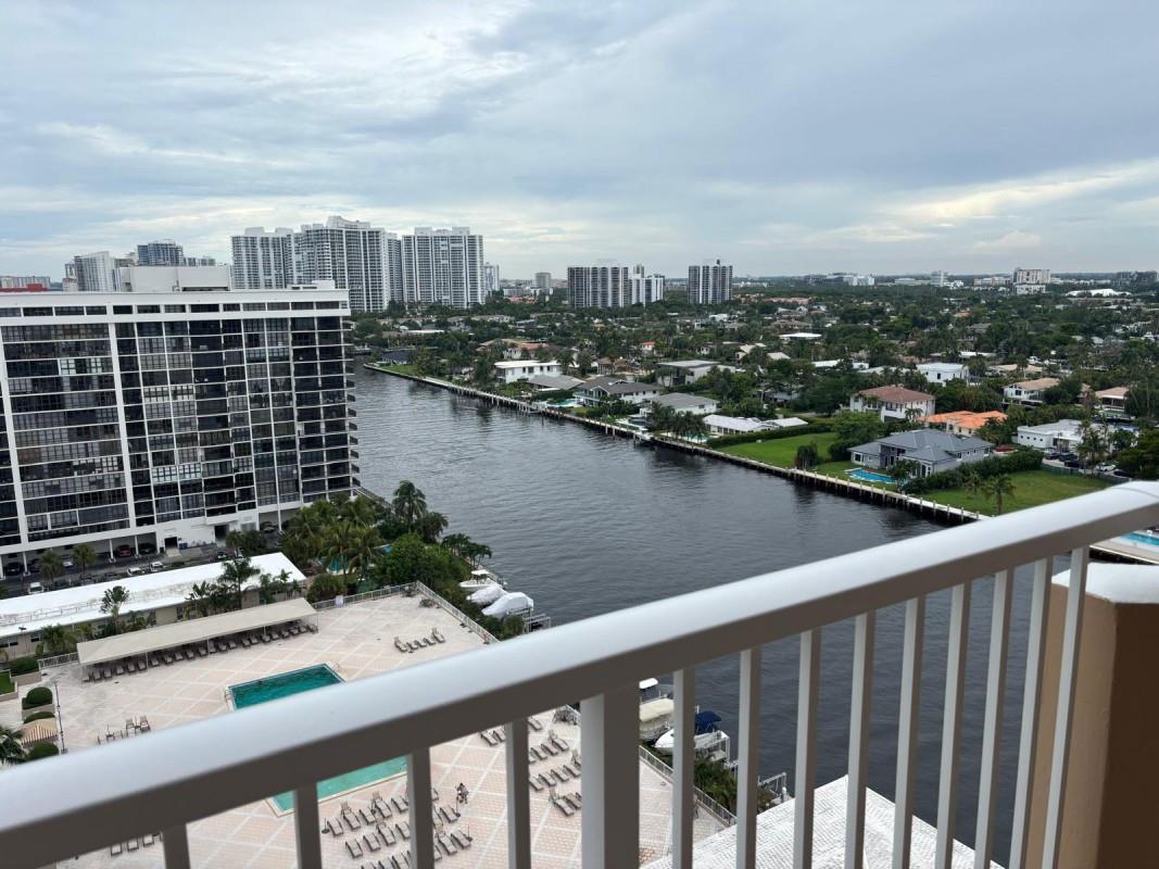 Beautiful unit with gorgeous views of the Intercoastal and the Ocean. Laminate floors throughout, large walk in closet, remodeled kitchen and Impact resistant windows and sliding door.