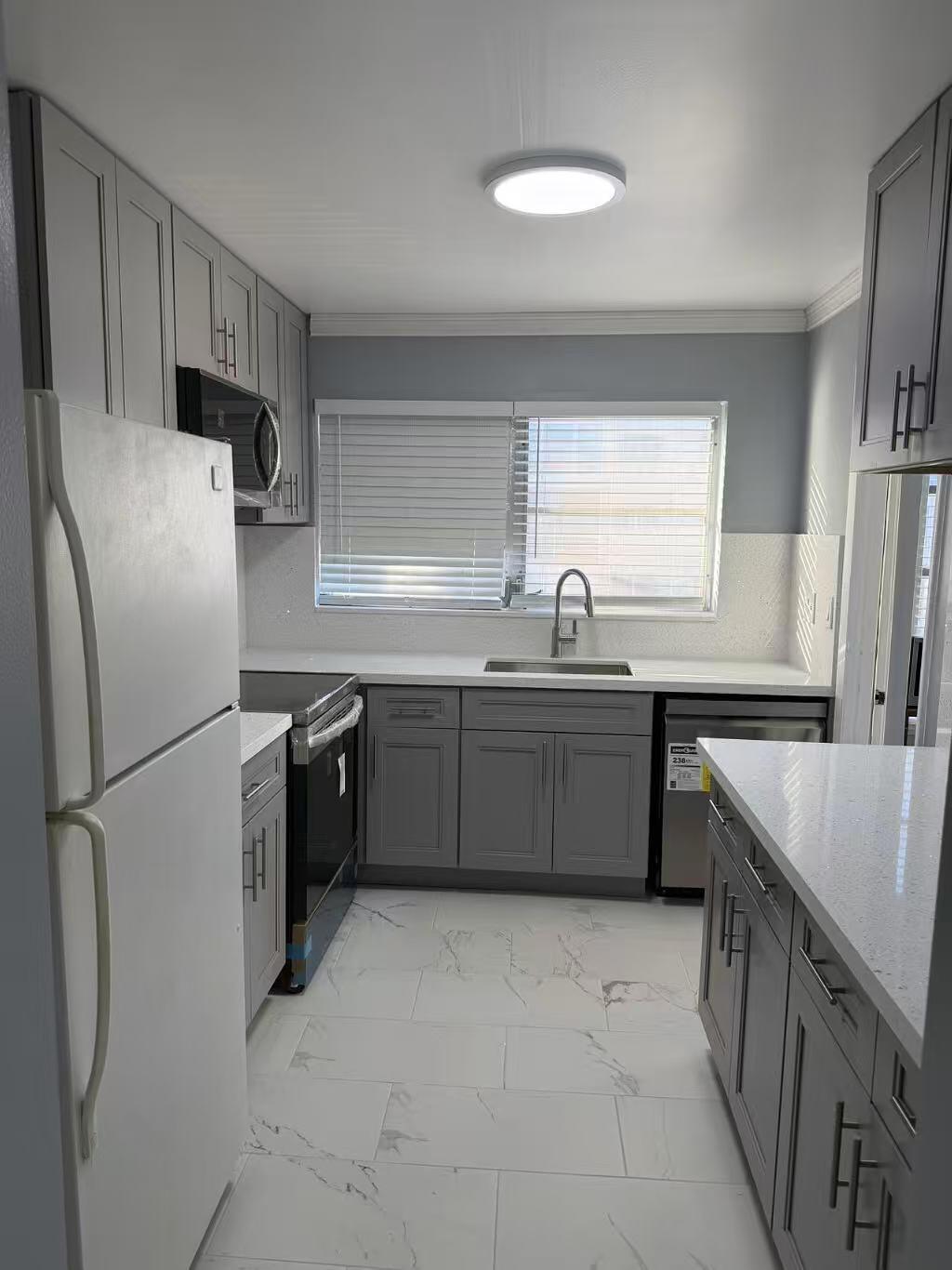 MAJESTIC GARDENS CONDOMINIUM - Residential