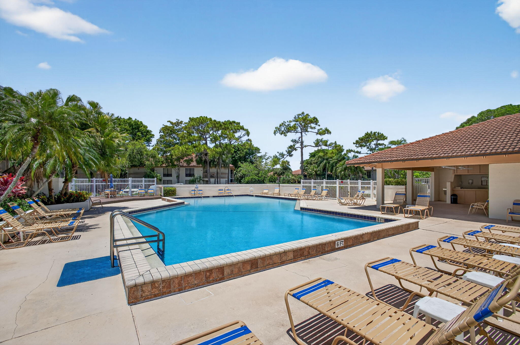 GOLF VILLAS CONDO - Residential