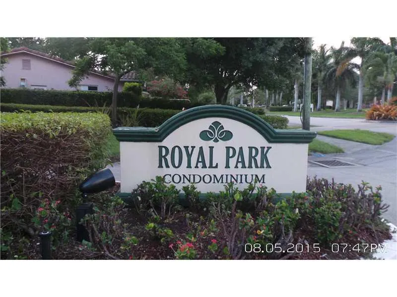 112 Royal Park Dr Unit 2G  