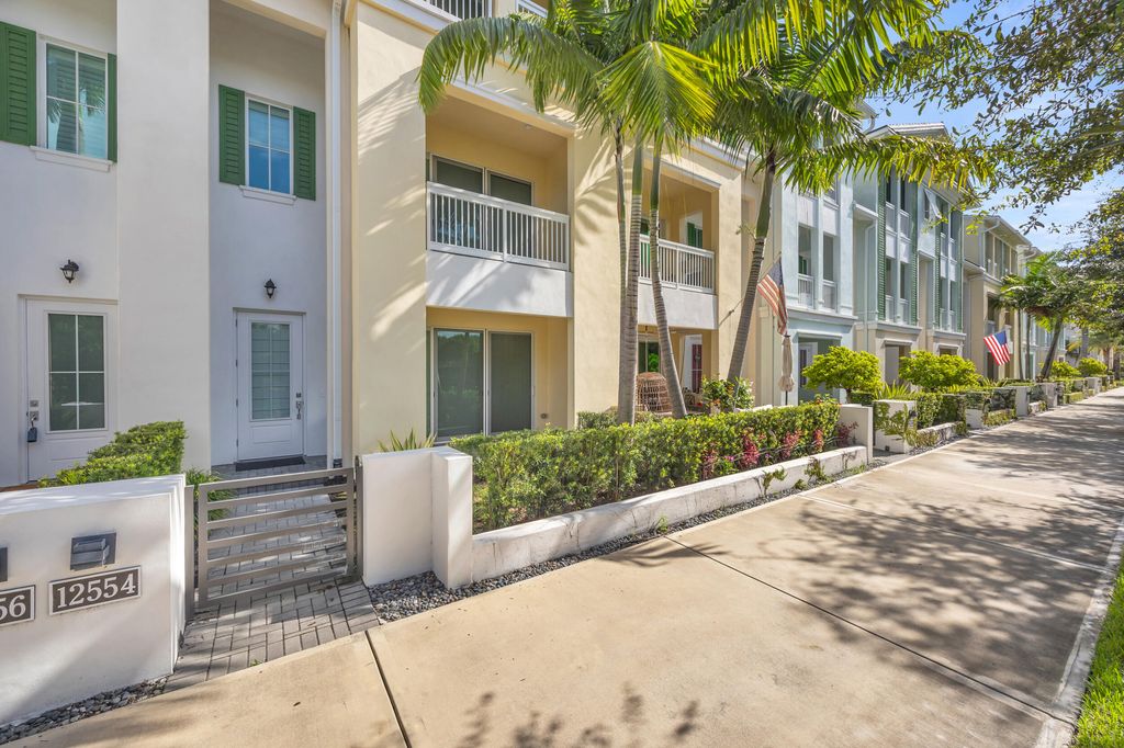 Photo of 12554 Gross Pointe Drive, Palm Beach Gardens, FL 33418 (MLS # R11123833)