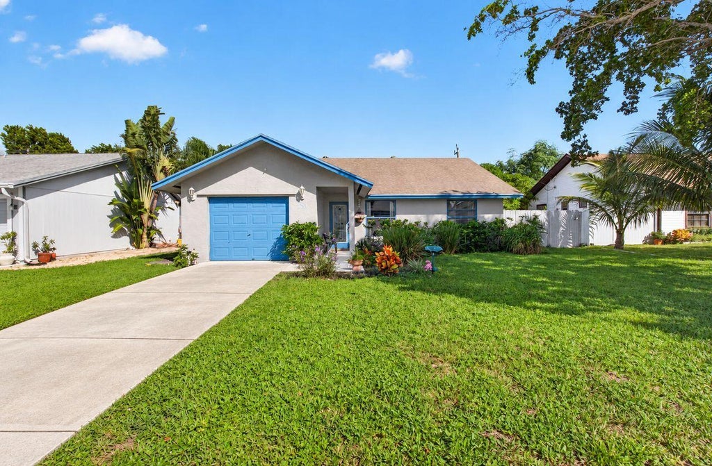 Photo of 731 SW 1st Court, Boynton Beach, FL 33426 (MLS # B26091415)