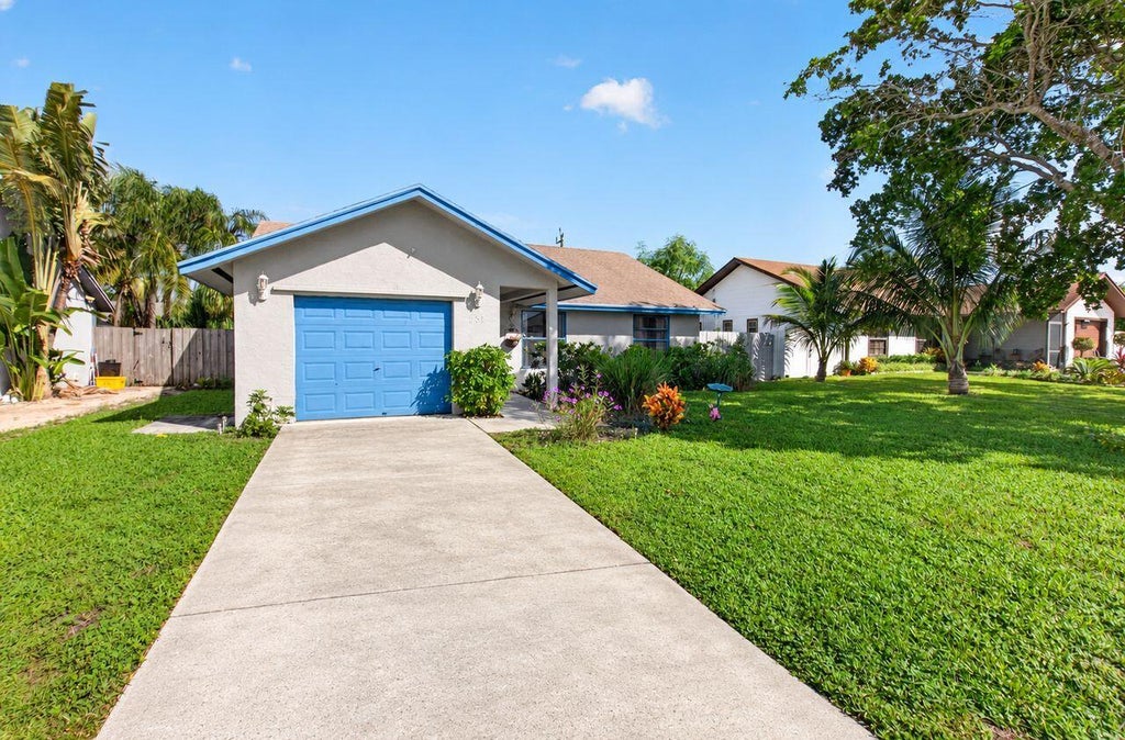 Photo of 731 SW 1st Court, Boynton Beach, FL 33426 (MLS # B26091415)