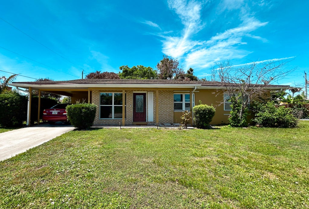 Photo of 179 SE Soneto Court, Port Saint Lucie, FL 34983 (MLS # B26039691)