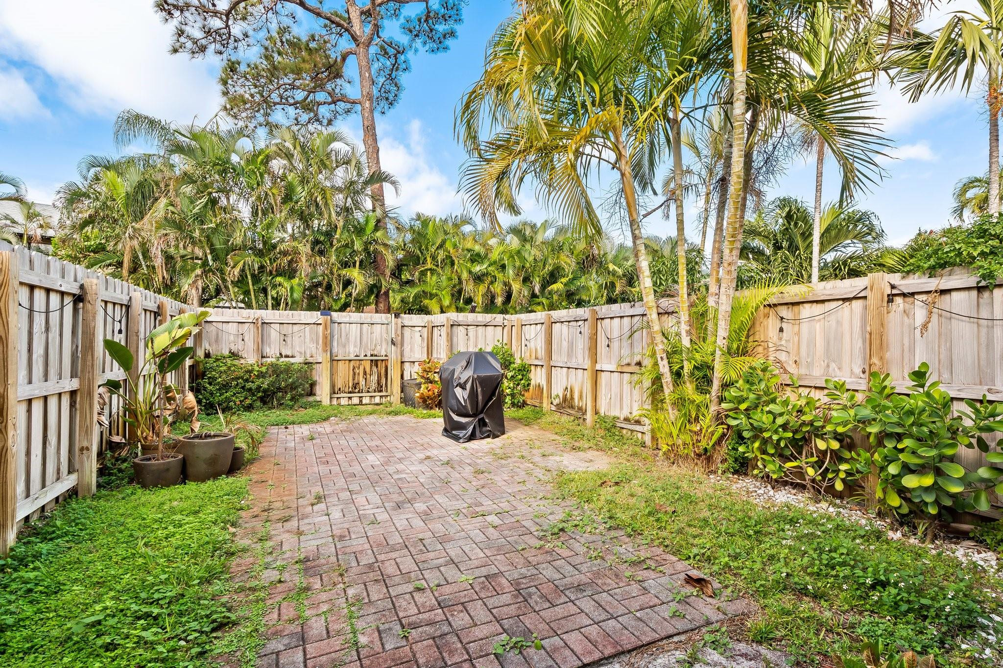 Wilton Pines Townhomes - Residential