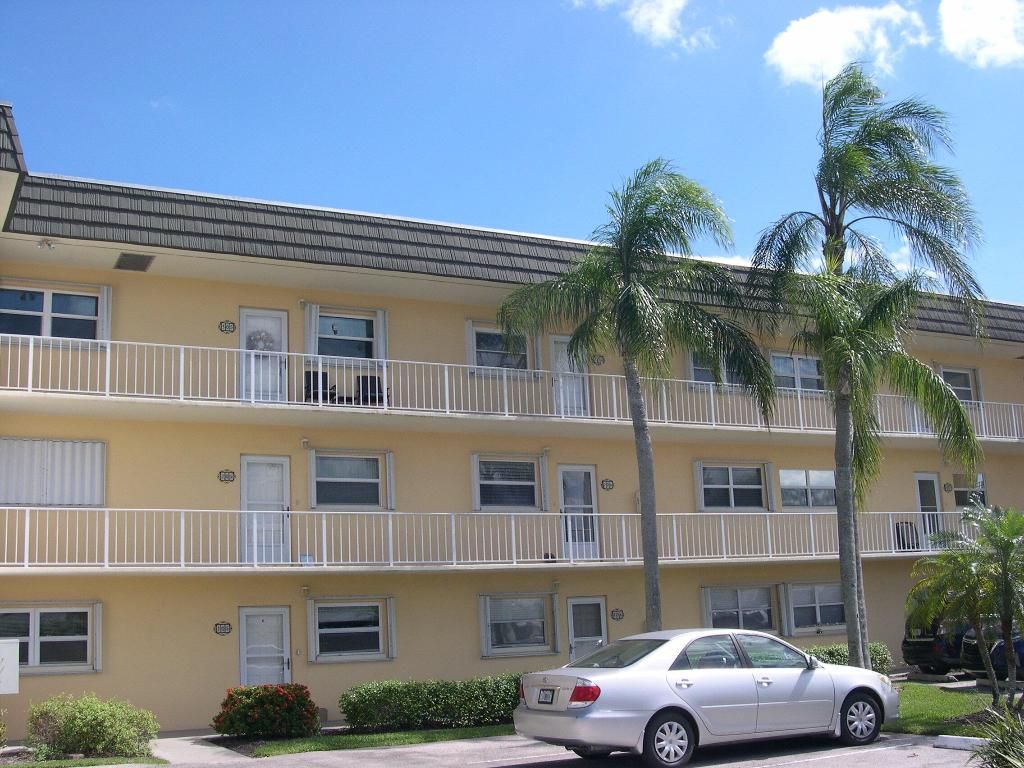 Photo of 1351 Bayshore Drive #307, Fort Pierce, FL 34949 (MLS # R10943572)