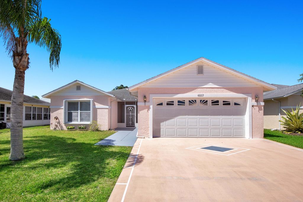 Photo of 6537 Nuevo Lagos, Fort Pierce, FL 34951 (MLS # R10787568)