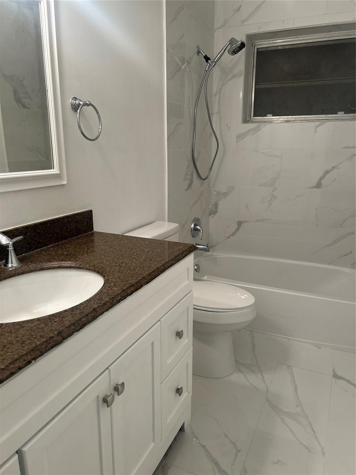 BREEZESWEPT ESTATES 1ST ADD - Residential