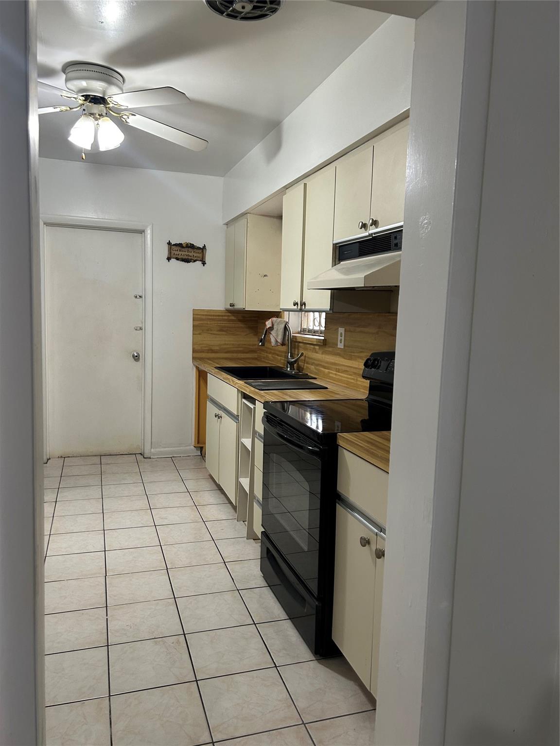 BREEZESWEPT ESTATES 1ST ADD - Residential