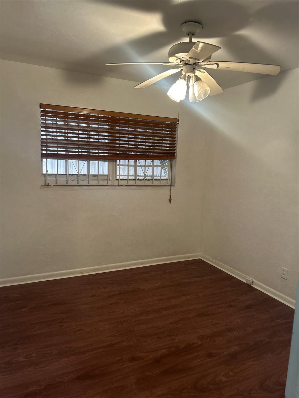 BREEZESWEPT ESTATES 1ST ADD - Residential