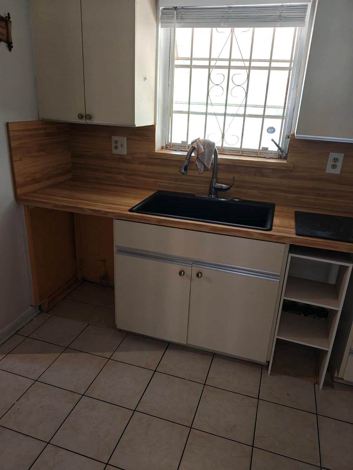 BREEZESWEPT ESTATES 1ST ADD - Residential