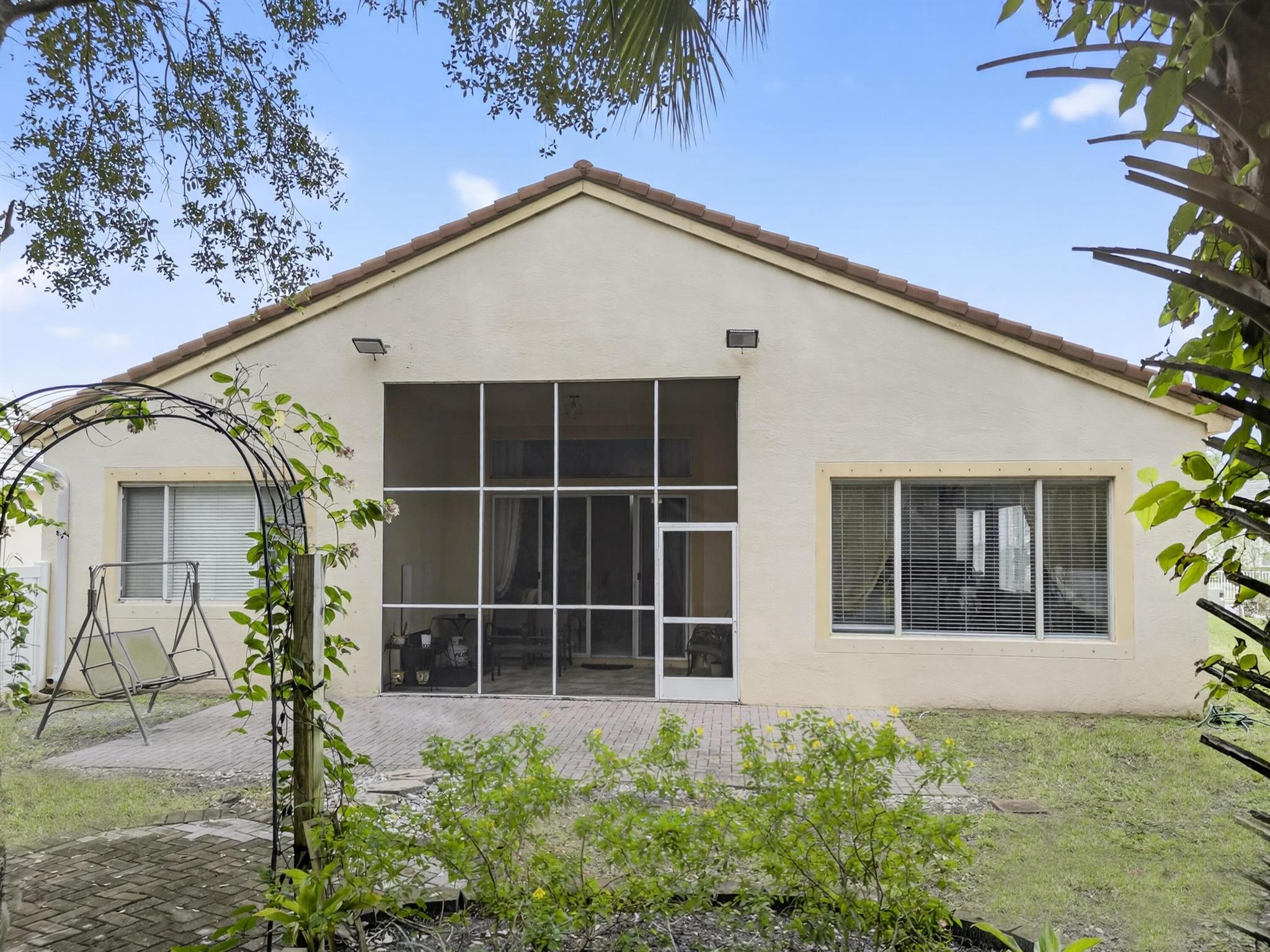 ANDROS ISLE PAR D-2 - Residential Lease