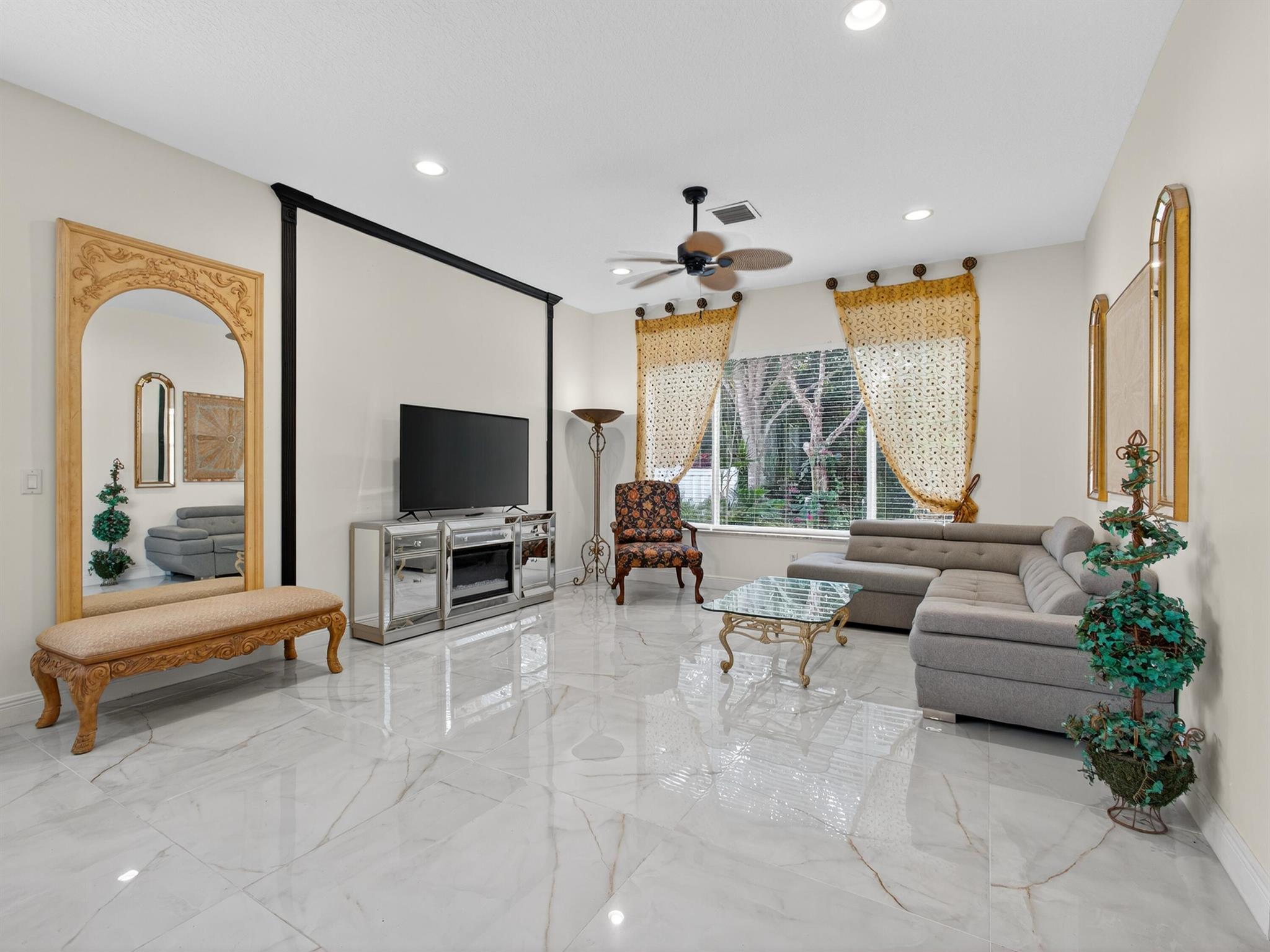 ANDROS ISLE PAR D-2 - Residential Lease