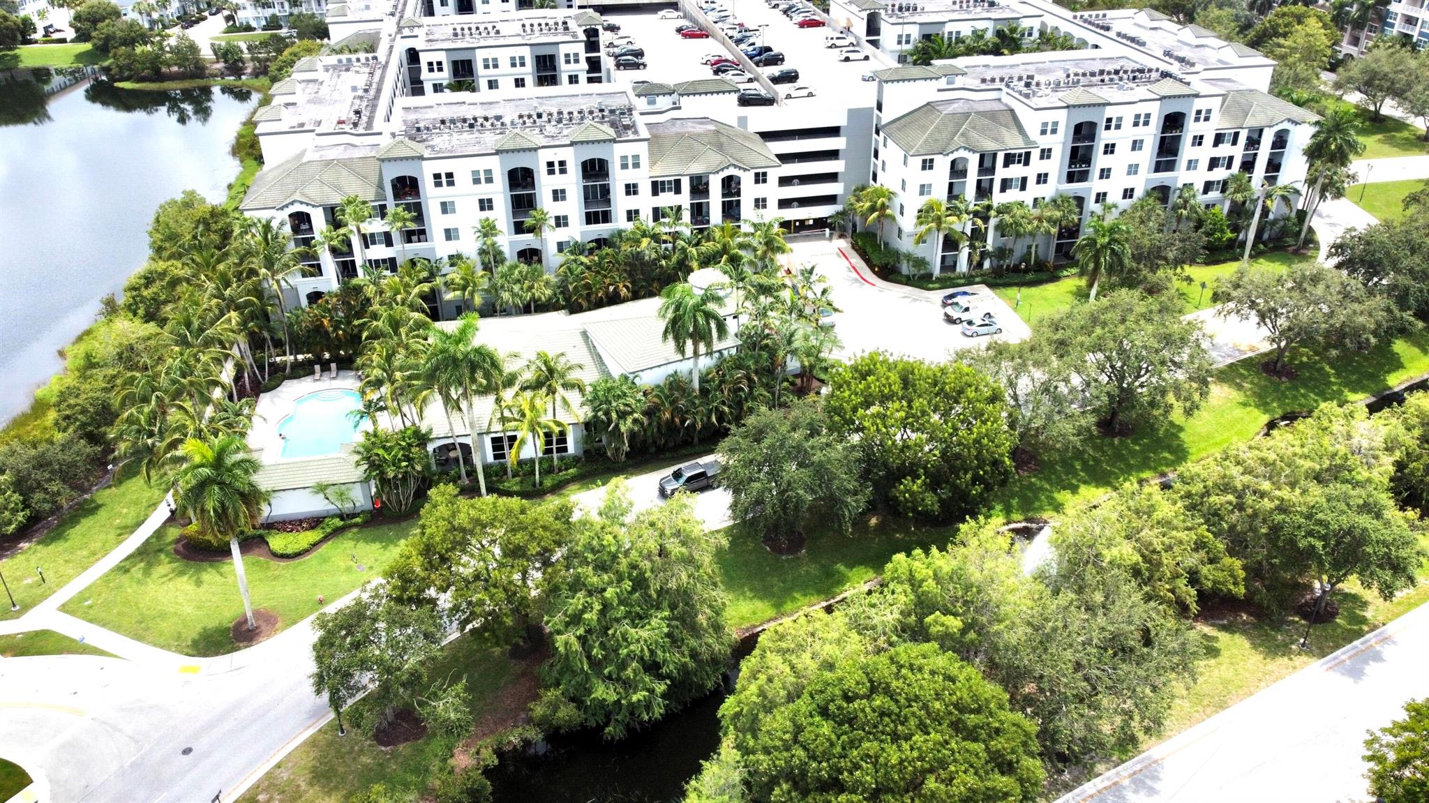 VIZCAYA LAKES CONDO - Residential Lease