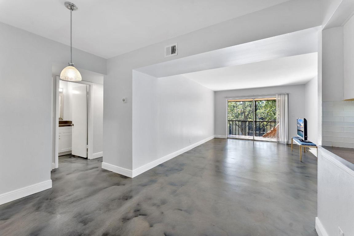 CASA DEL RIO CONDO - Residential