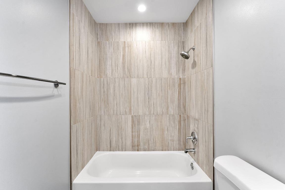 CASA DEL RIO CONDO - Residential