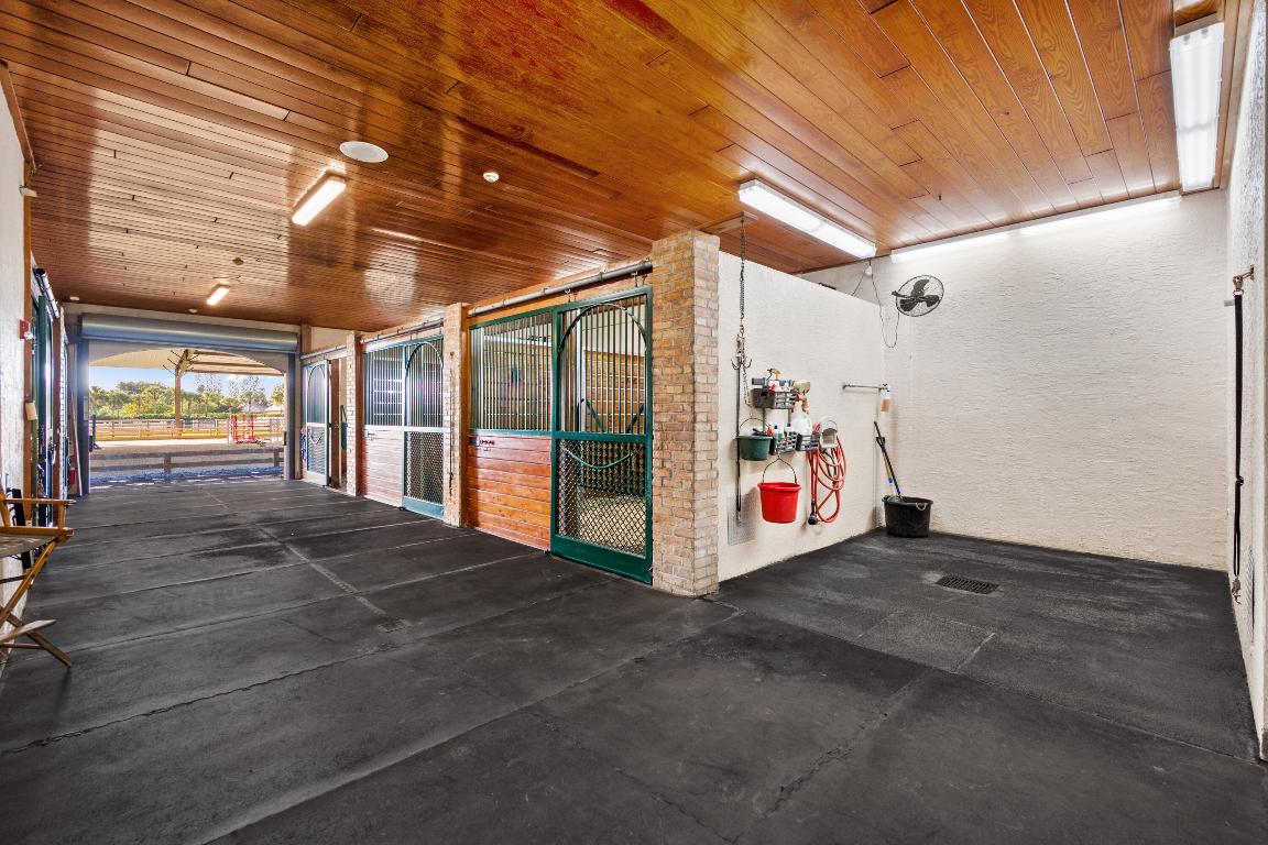 GRAND PRIX FARMS - Residential