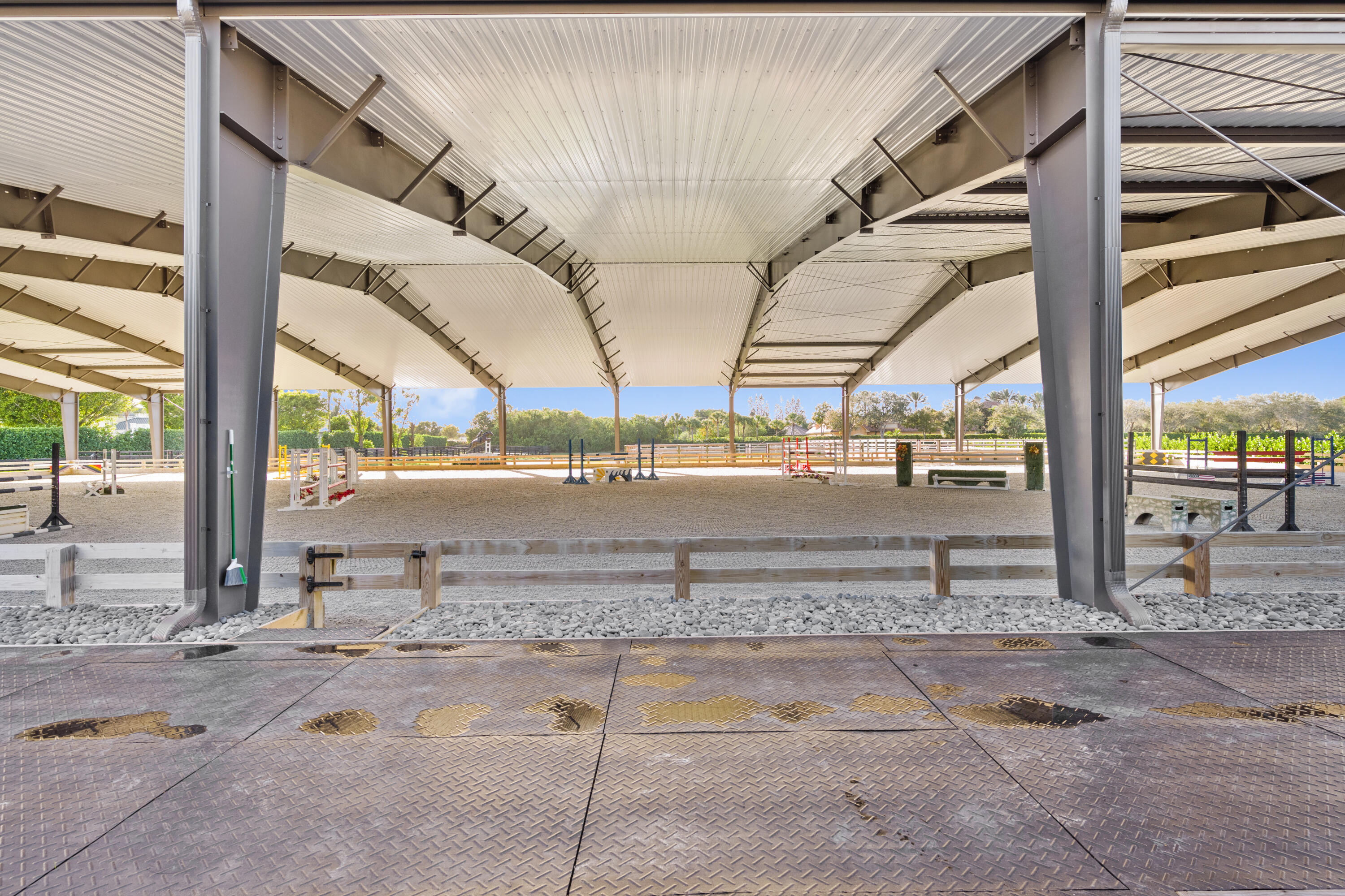 GRAND PRIX FARMS - Residential