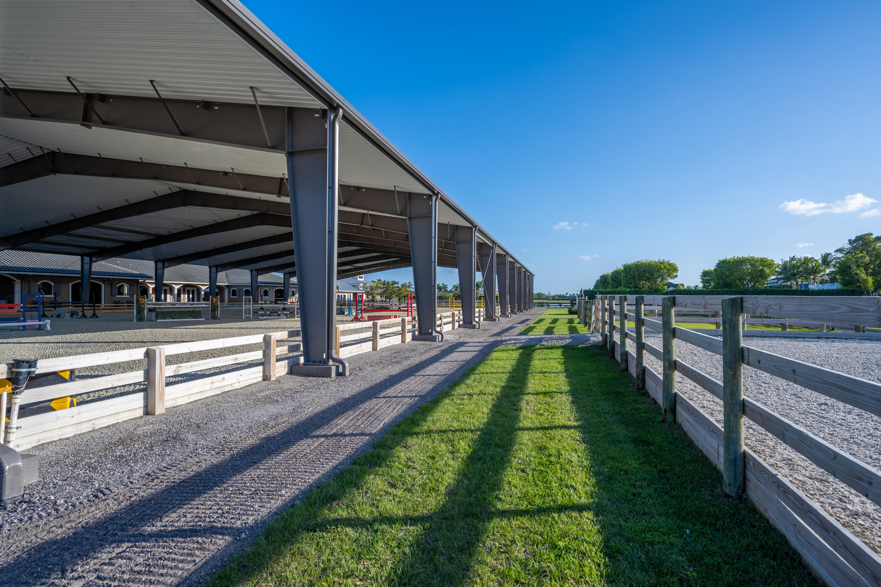 GRAND PRIX FARMS - Residential