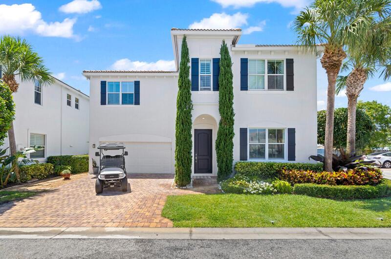 Lease your Slice of Paradise!4 bedroom, 2.5 bath beautifully maintained home located in quiet neighborhood just 2.5 miles from Delray's Atlantic Ave and less than 3 miles to Delray Beach.