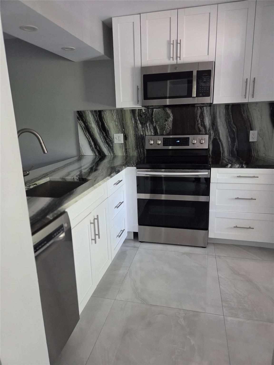 Nassau Village West I, Ro - Residential Lease