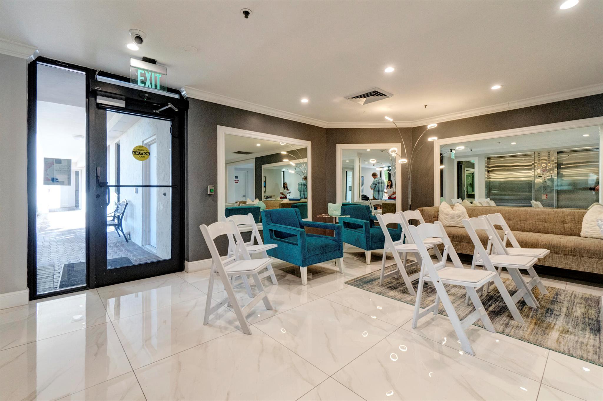 YACHT & RACQUET CLUB OF B - Residential