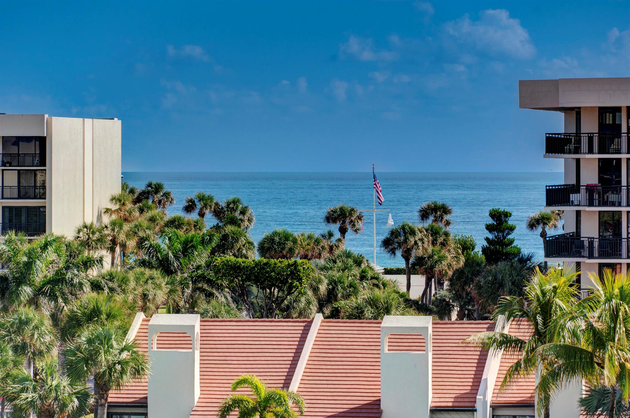 YACHT & RACQUET CLUB OF B - Residential