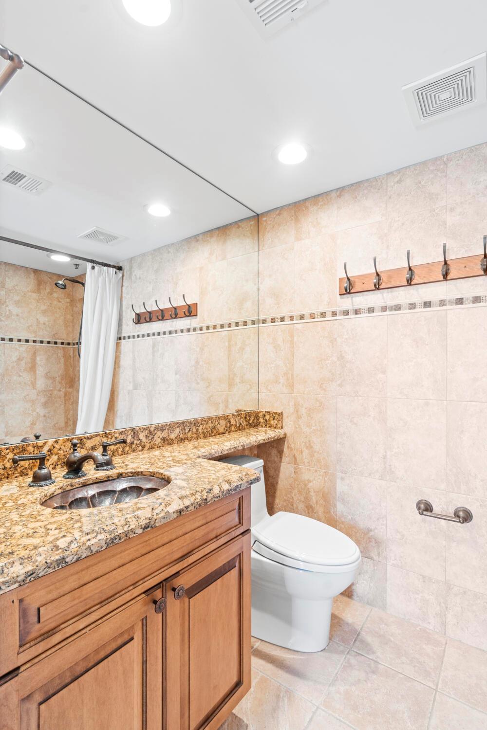 YACHT & RACQUET CLUB OF B - Residential