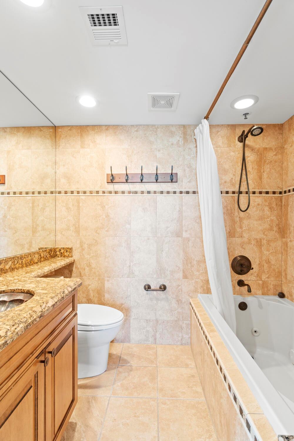 YACHT & RACQUET CLUB OF B - Residential